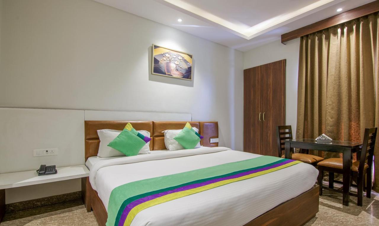 Hotel Treebo Swastika Premium à Noida Extérieur photo