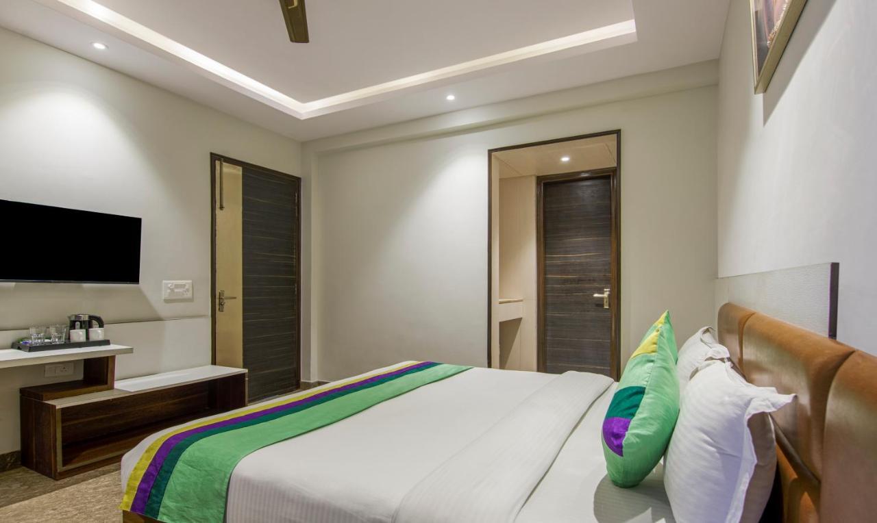 Hotel Treebo Swastika Premium à Noida Extérieur photo