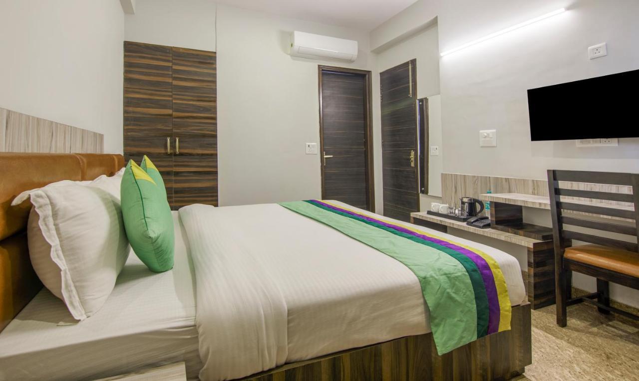 Hotel Treebo Swastika Premium à Noida Extérieur photo