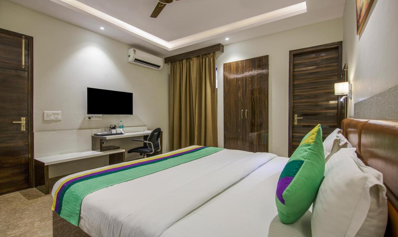 Hotel Treebo Swastika Premium à Noida Extérieur photo