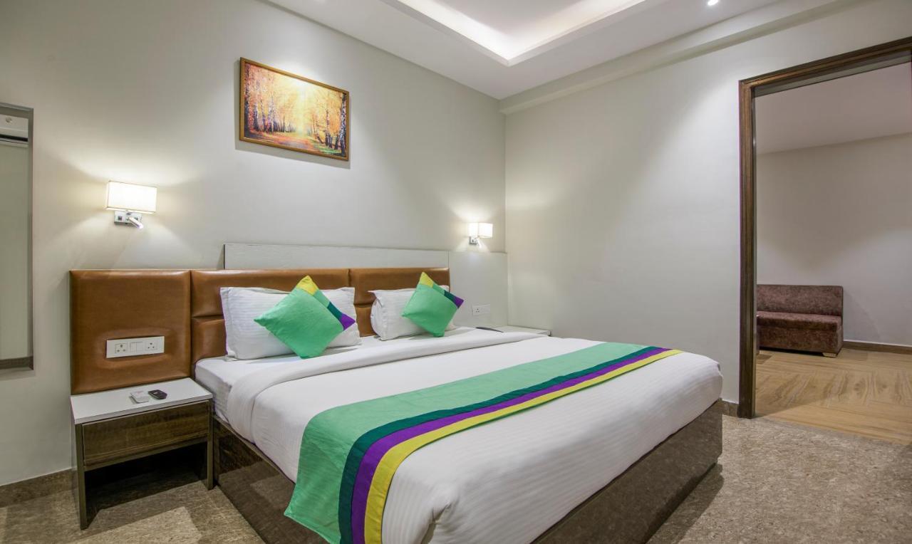 Hotel Treebo Swastika Premium à Noida Extérieur photo