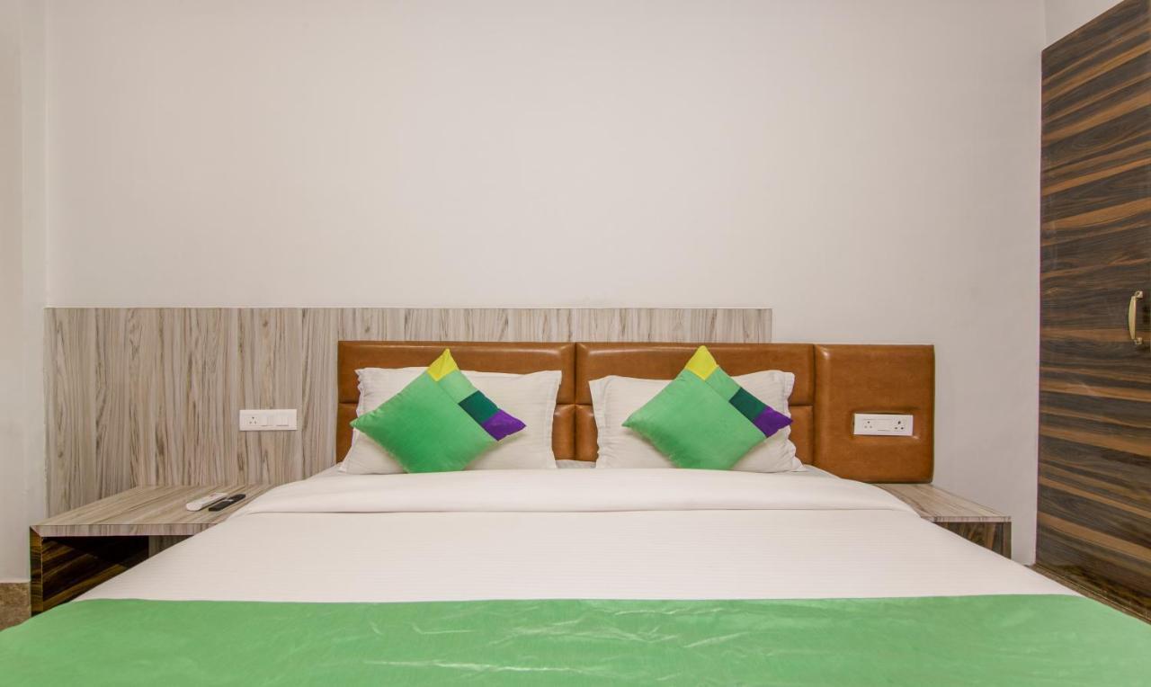 Hotel Treebo Swastika Premium à Noida Extérieur photo