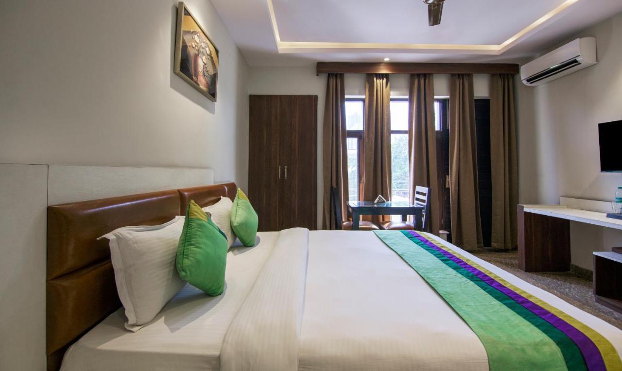 Hotel Treebo Swastika Premium à Noida Extérieur photo