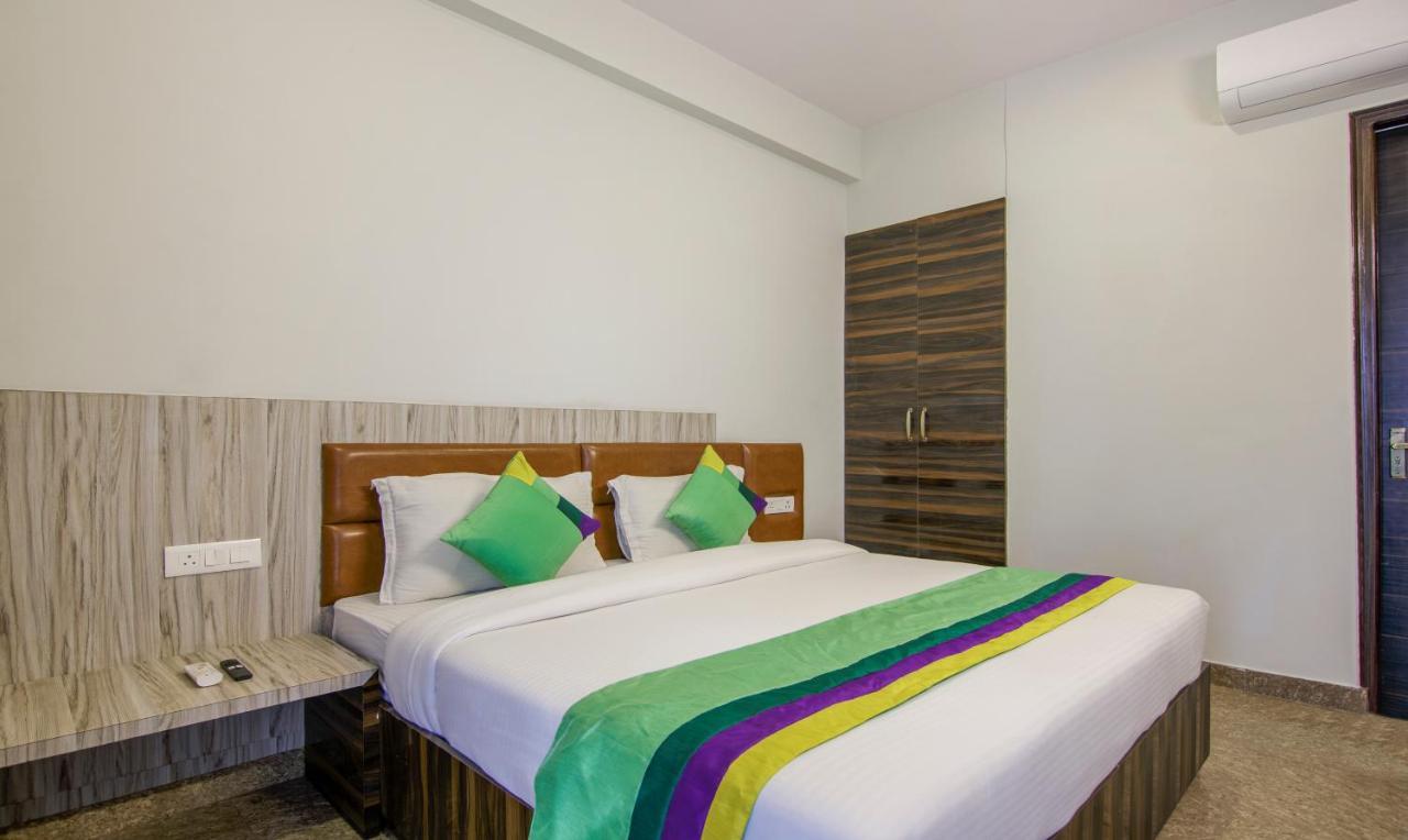 Hotel Treebo Swastika Premium à Noida Extérieur photo