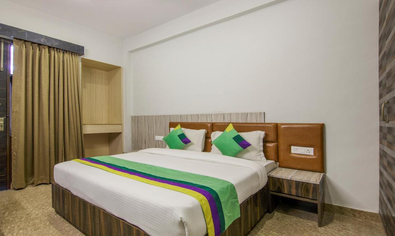 Hotel Treebo Swastika Premium à Noida Extérieur photo
