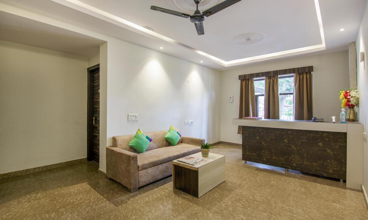Hotel Treebo Swastika Premium à Noida Extérieur photo